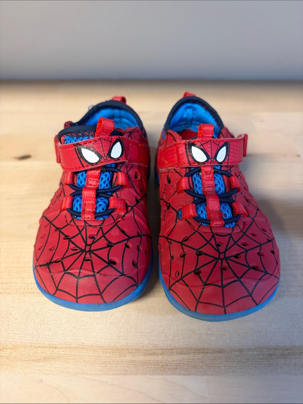 Made to play by stride right Red Spider-Man Athletic Shoes size 6